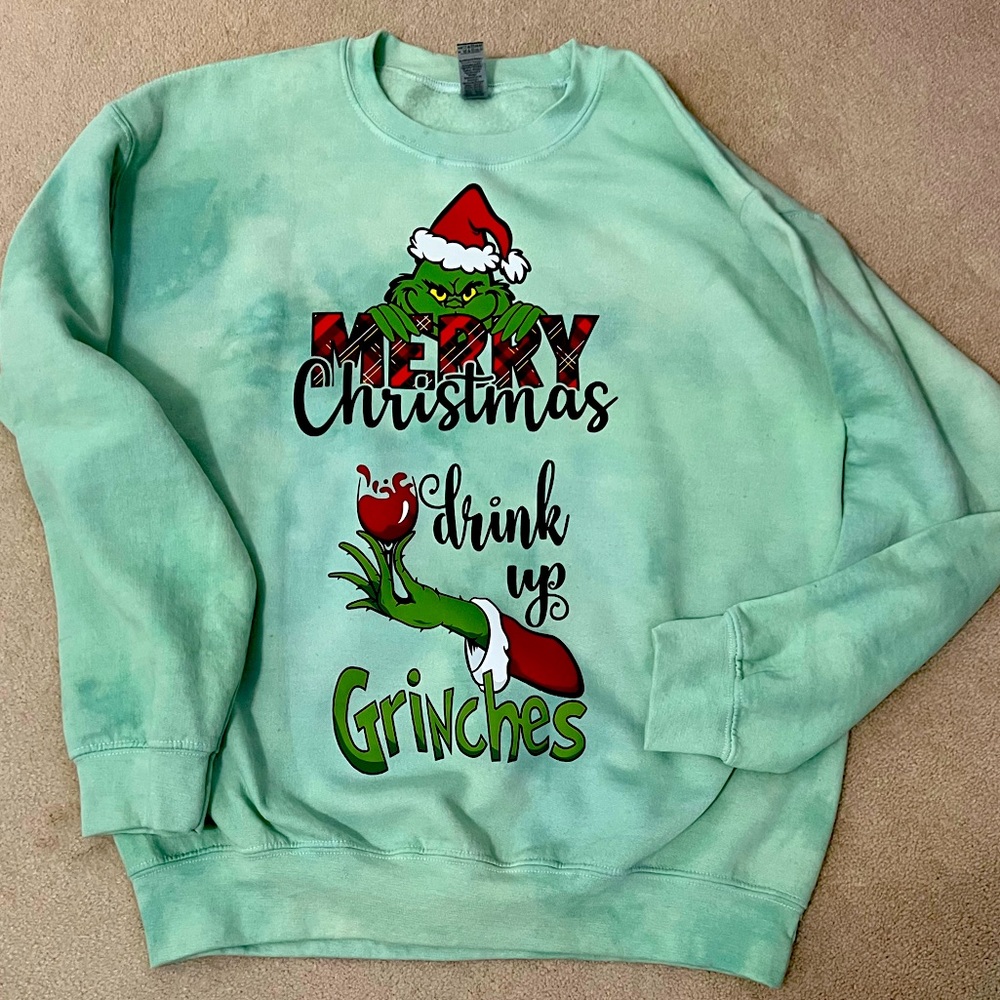 Bnwt tie-dye, Christmas grinch sweatshirt